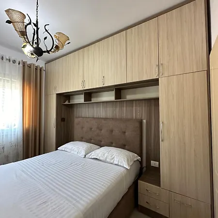 Tirana Home Apartmán *