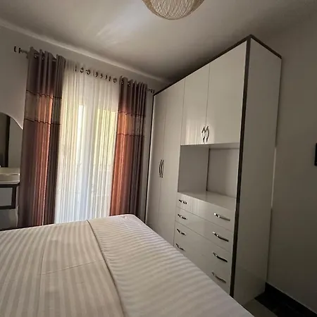 Διαμέρισμα Tirana Home